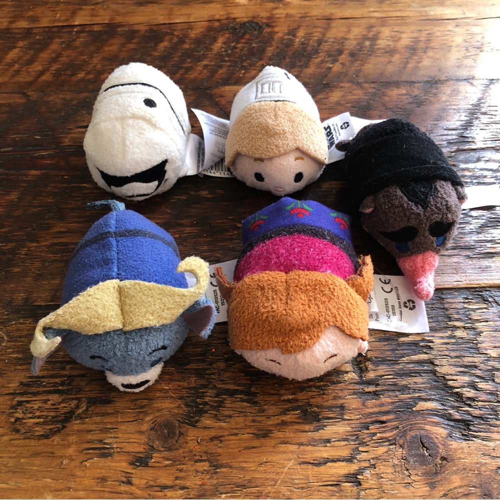 Disney Tsum lot of 5